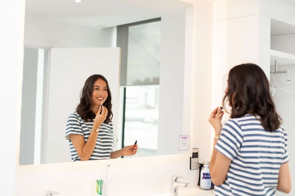 YOTEL Glasgow Premium Queen 7