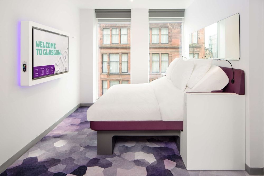 YOTEL Glasgow Premium Queen 9