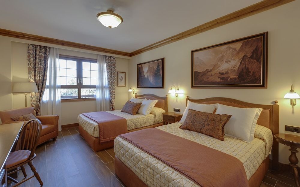 Superior Room, 2 Adults (Port Aventura tickets and 1 Ferrari Land ticket included)