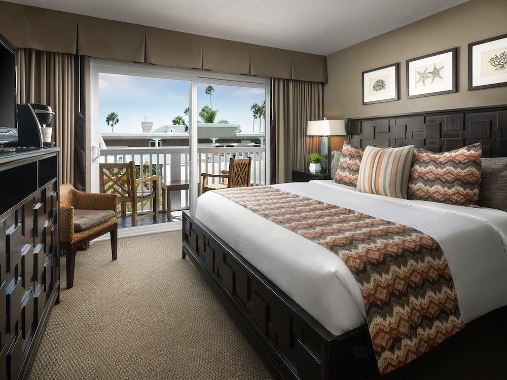 Catalina Island Inn Room, 1 King Bed, Balcony, Ocean View