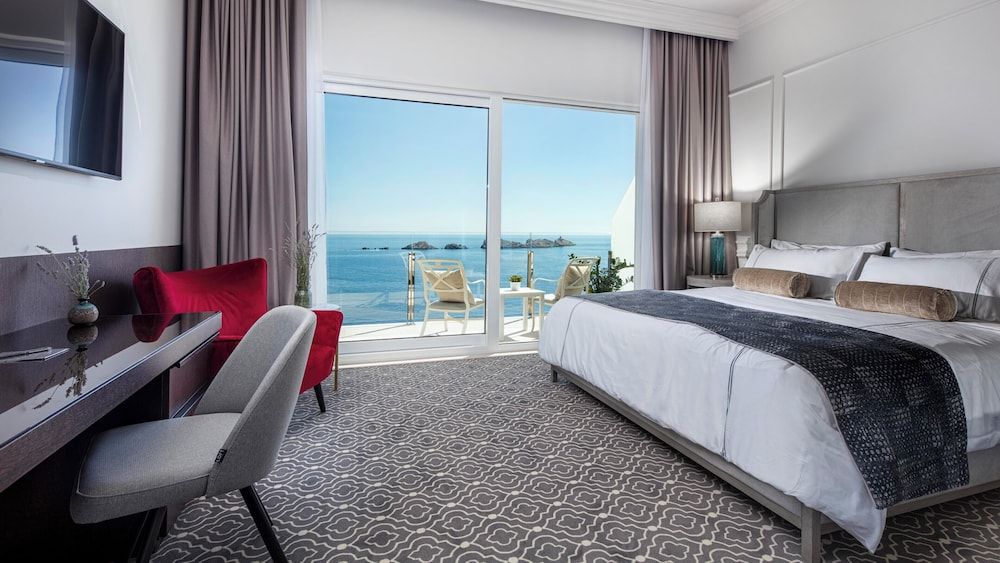 Luxury Suite, 1 King Bed with Sofa bed, Balcony, Sea View