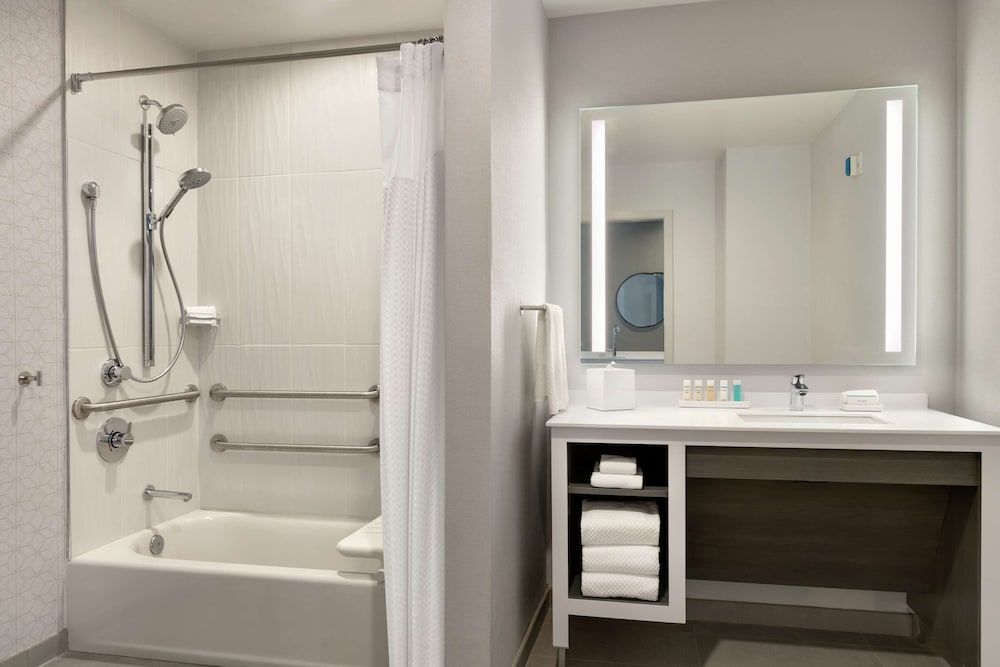 undefined Embassy Suites by Hilton Atlanta Midtown 10