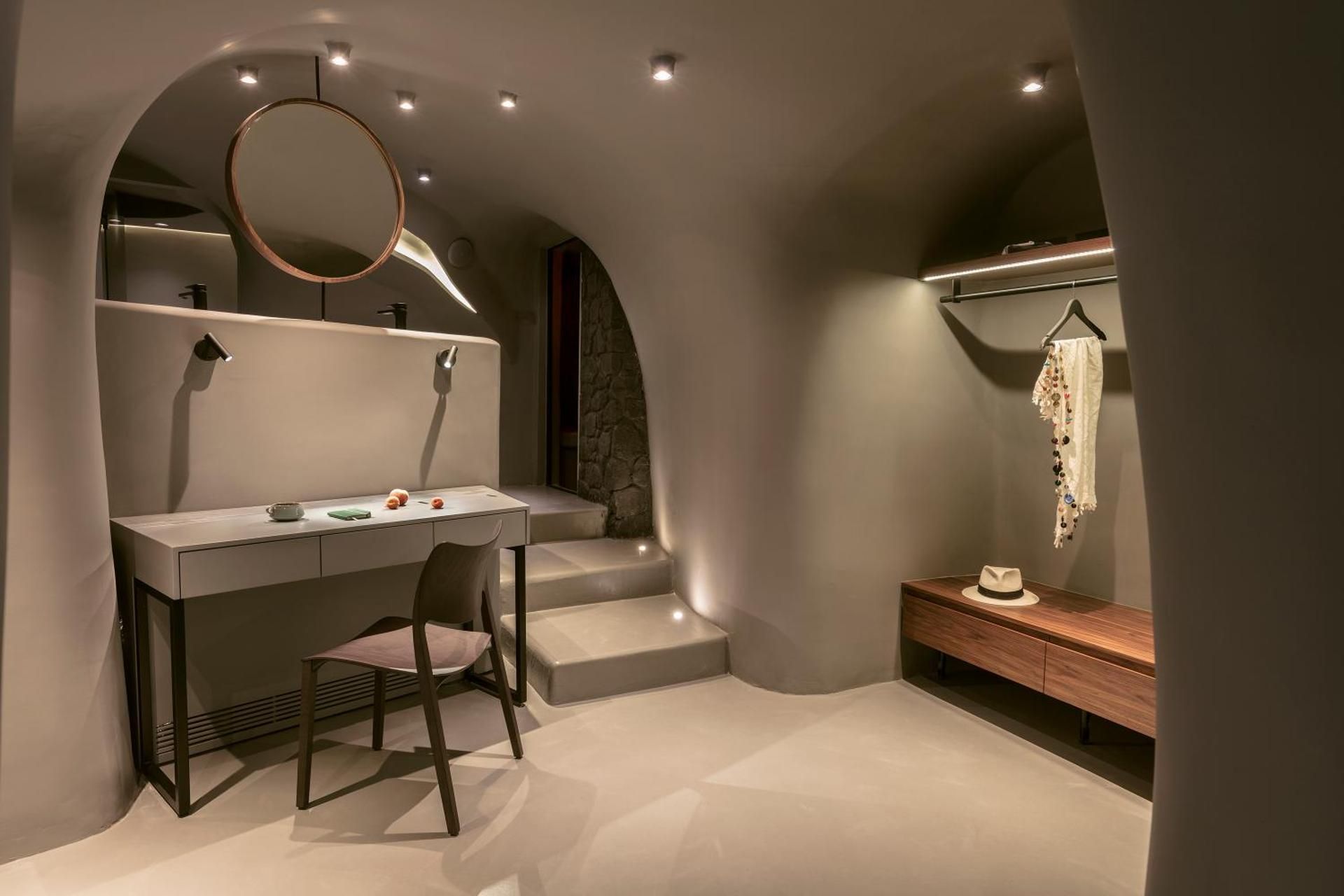 Kivotos Villa with private indoor Pool