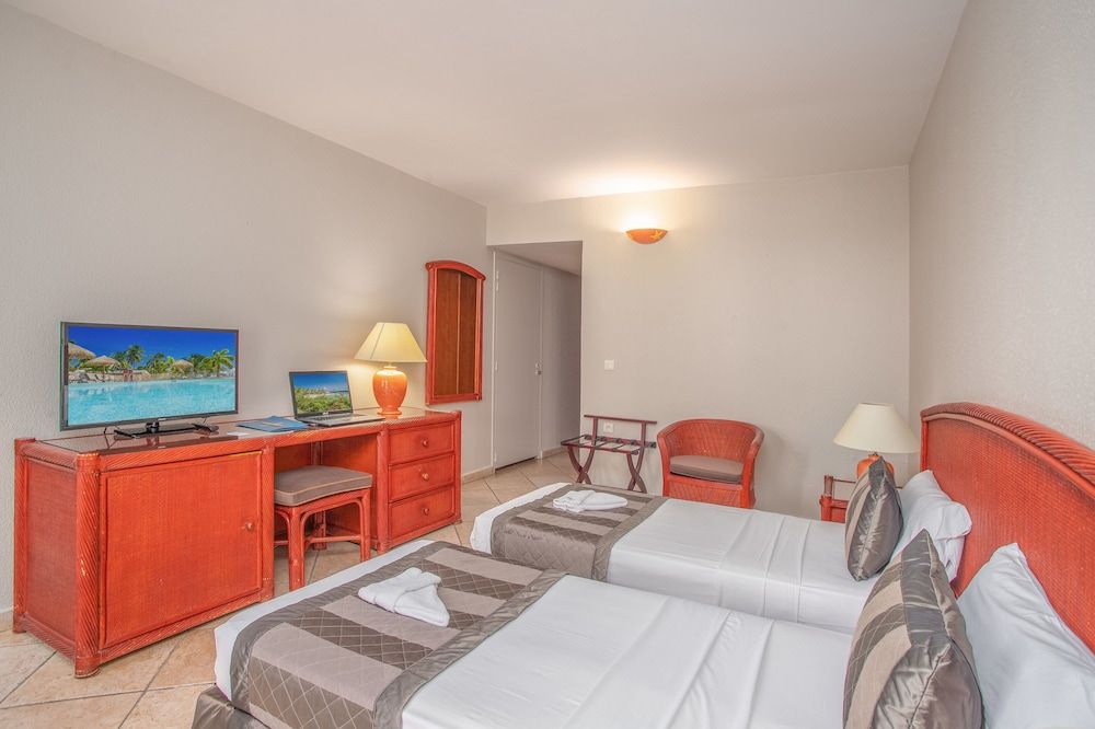 Zenitude Hôtel-Résidences le Salako Superior Double or Twin Room 3