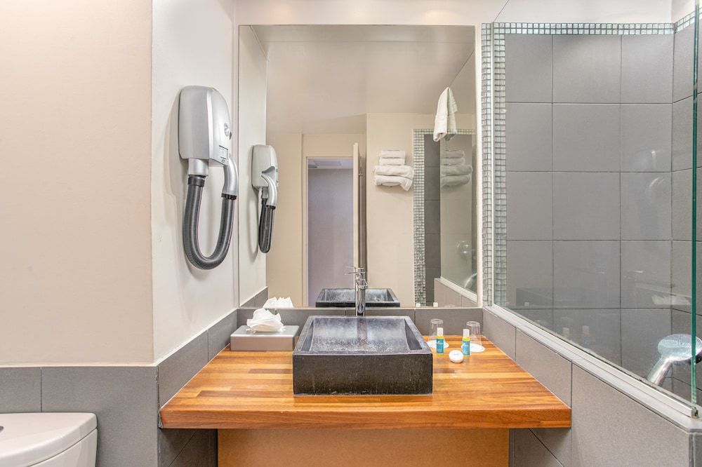 Zenitude Hôtel-Résidences le Salako Superior Double or Twin Room 8