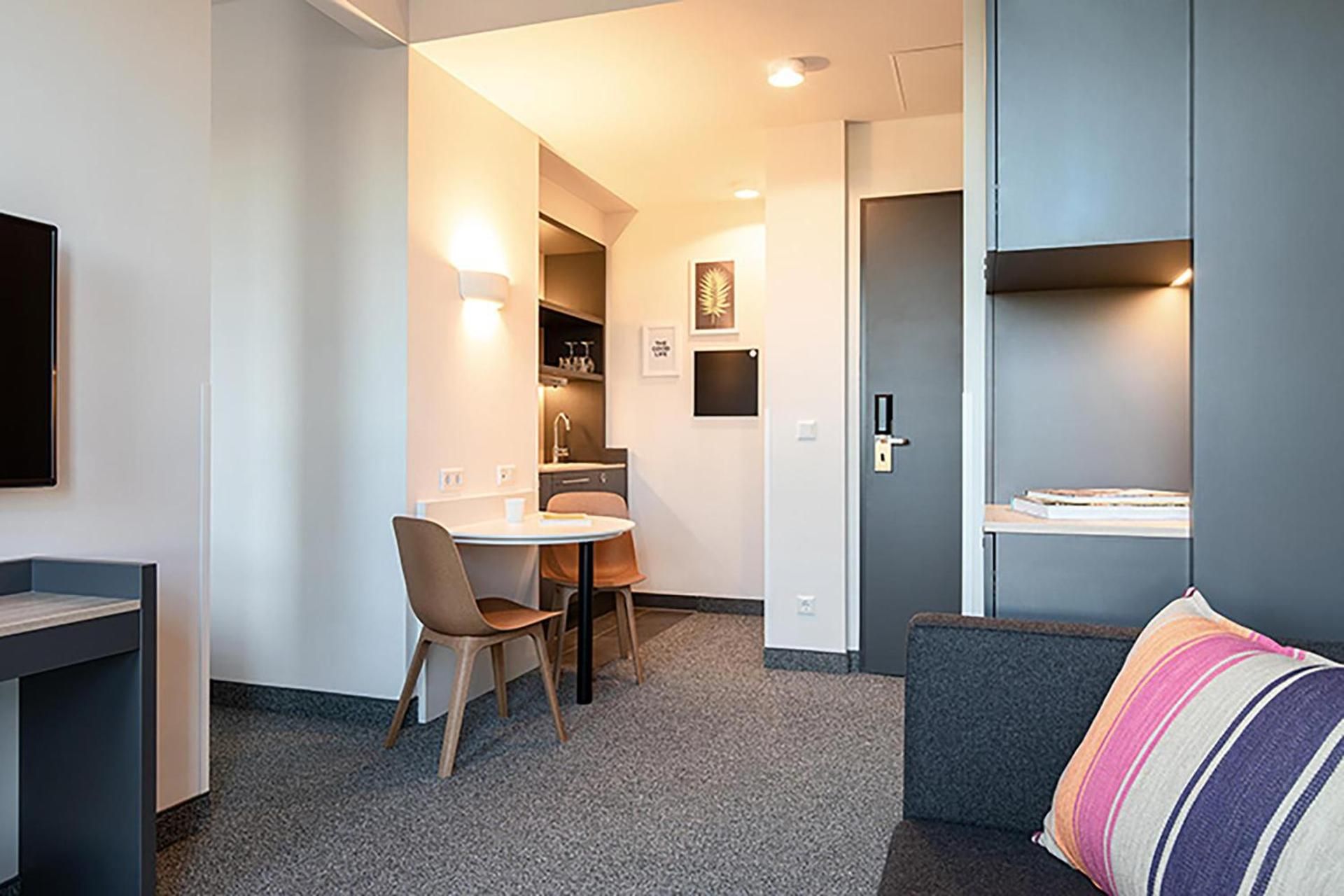 SECONDARY+ Apartment