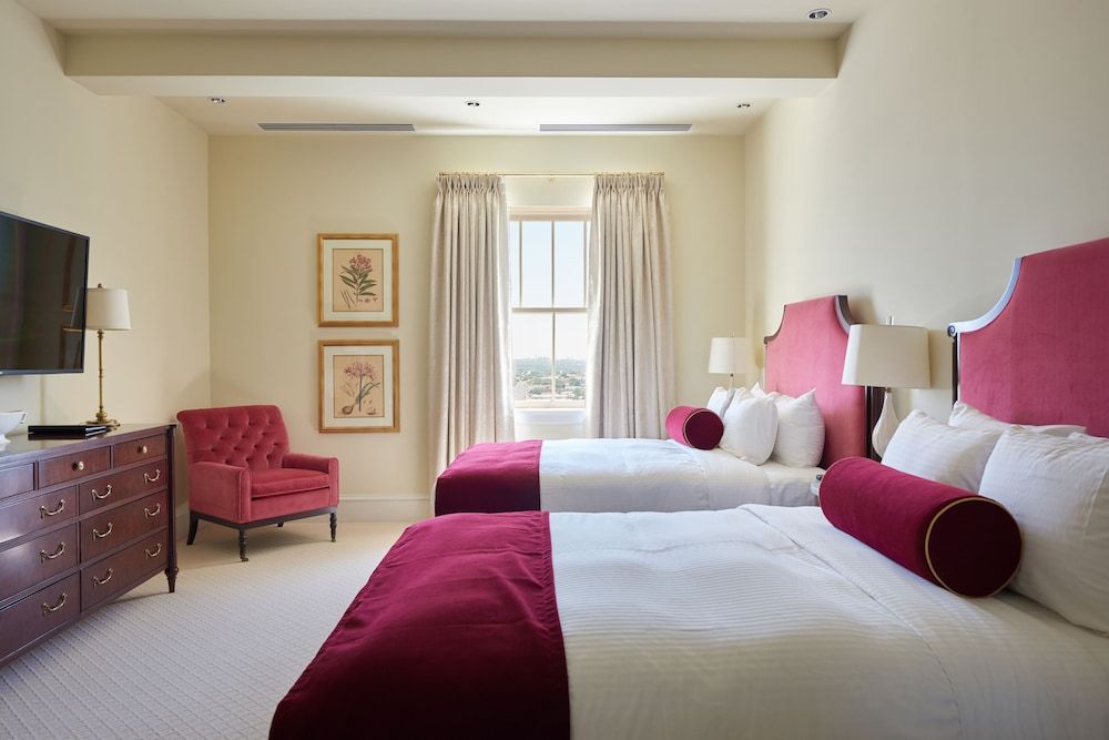 Hotel Settles Premium Room, 2 Queen Beds, Non Smoking, Bathtub