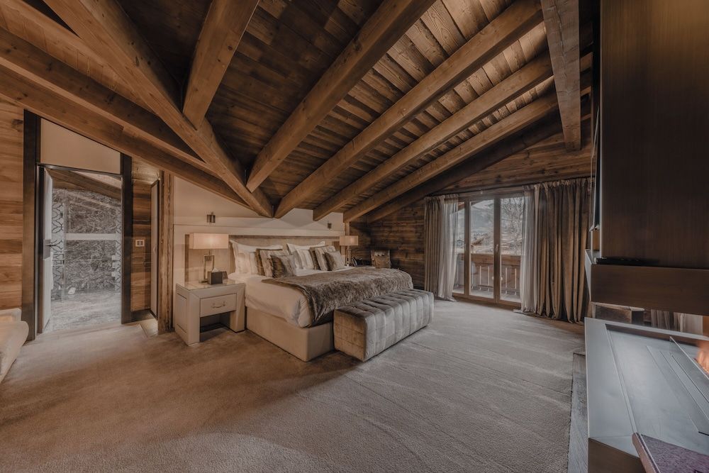 Junior Suite, 1 King Bed, Balcony