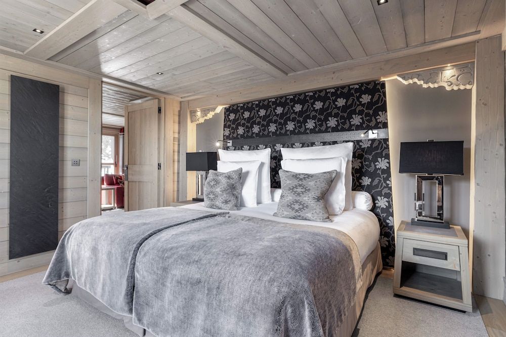 Suite (Altitude)