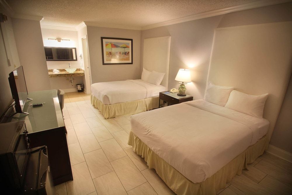 Fort Lauderdale Grand Hotel Traditional Room, 2 Queen Beds 3