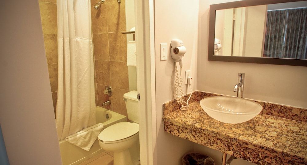 Fort Lauderdale Grand Hotel Traditional Room, 2 Queen Beds 5