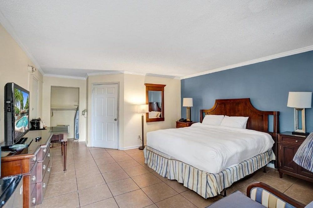 ADA Suite King Bed