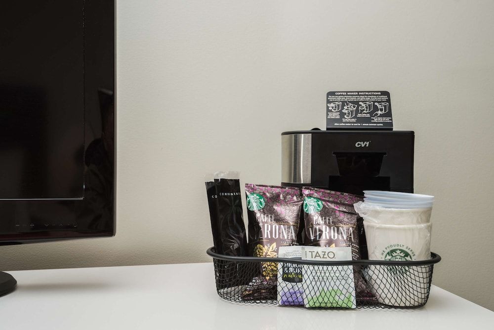 Coast Discovery Inn Comfort Room, 2 Queen Beds (Coast Queen Lower Tower) 5