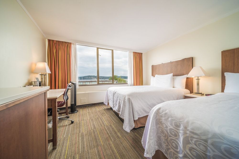 Coast Discovery Inn Comfort Room, 2 Queen Beds (Coast Queen Lower Tower) 2