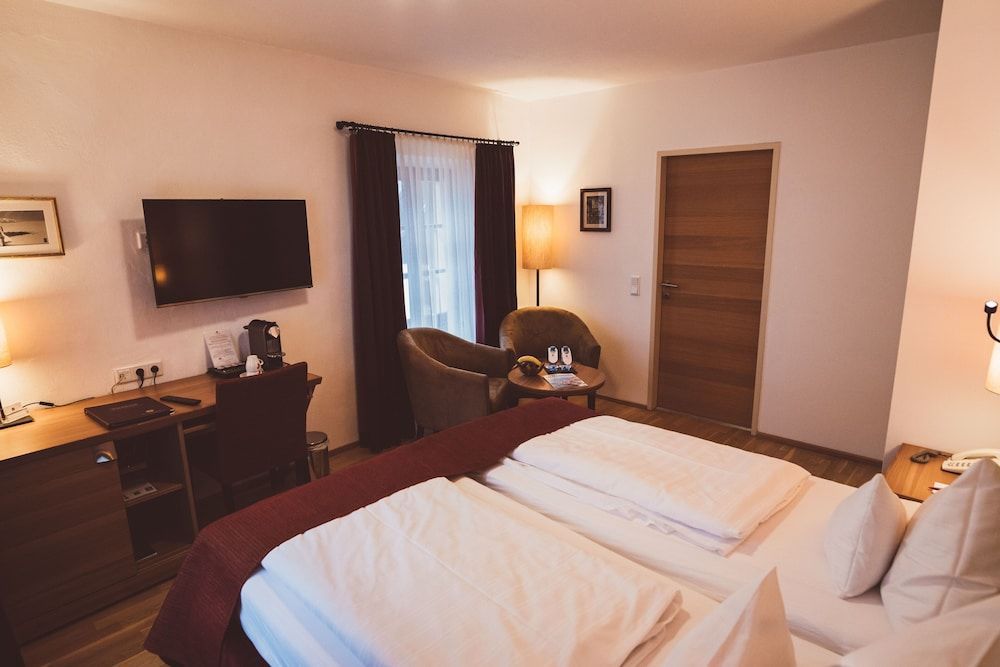 Heritage Hotel Hallstatt Deluxe Double Room (Lake View, German Twin Beds) 2