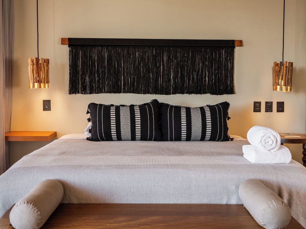 Mangle Suite - Standard King Room