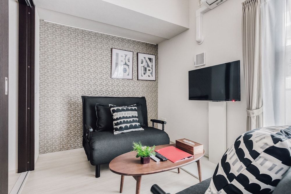 BON Condominium Umeda Superior Double Room 17