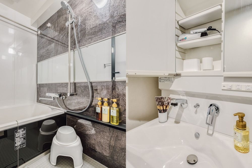 BON Condominium Umeda Superior Double Room 12