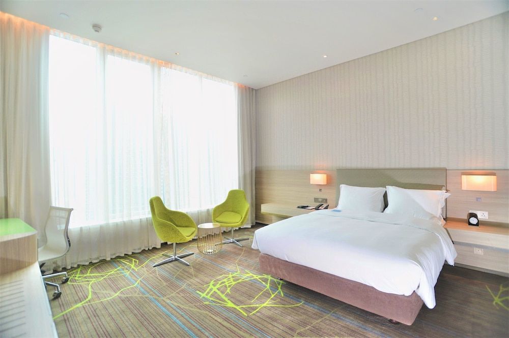 Standard Room, 1 Queen Bed (Extra Floor Space)