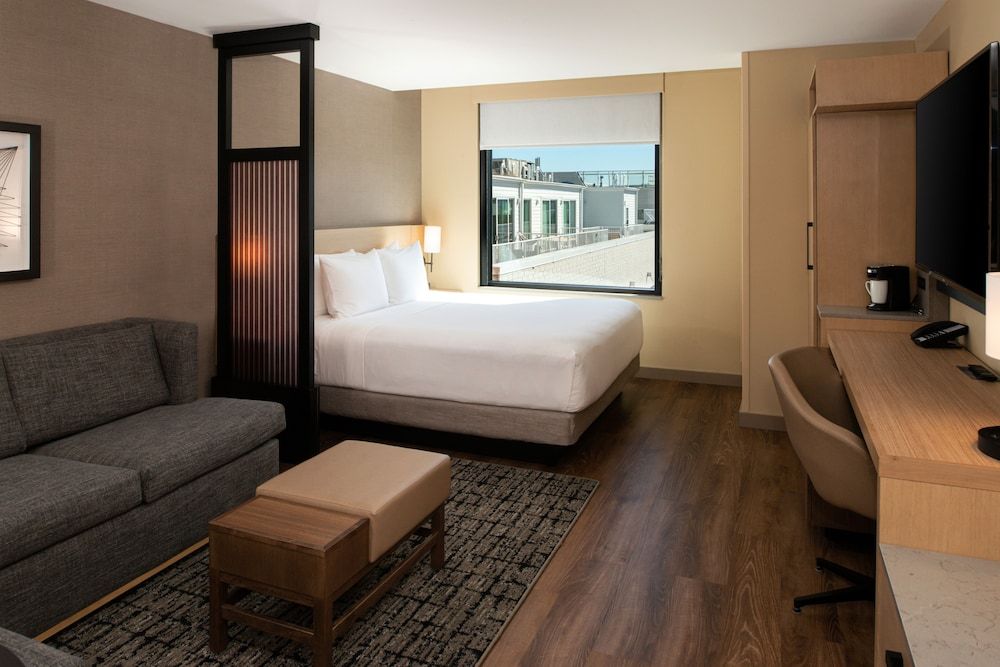 Hyatt Place Chicago/Wicker Park Room, 1 King Bed with Sofa bed