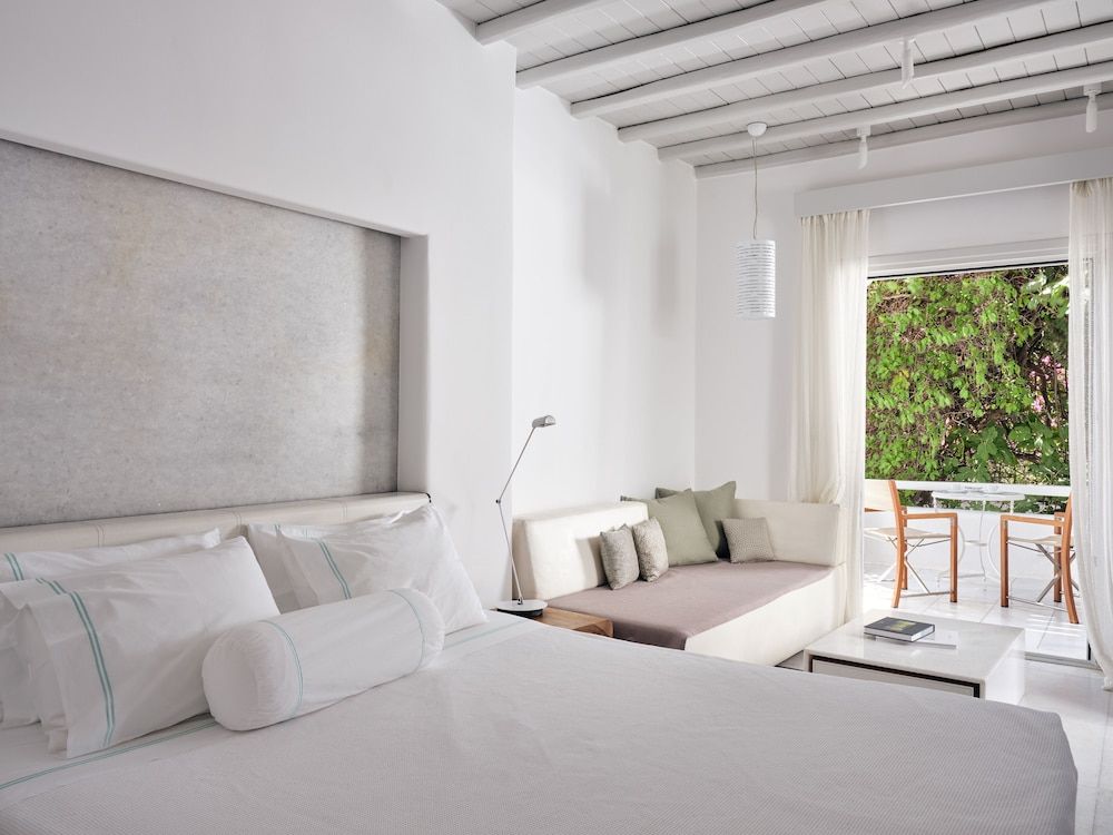 Grand Room (Sea or Pool View)