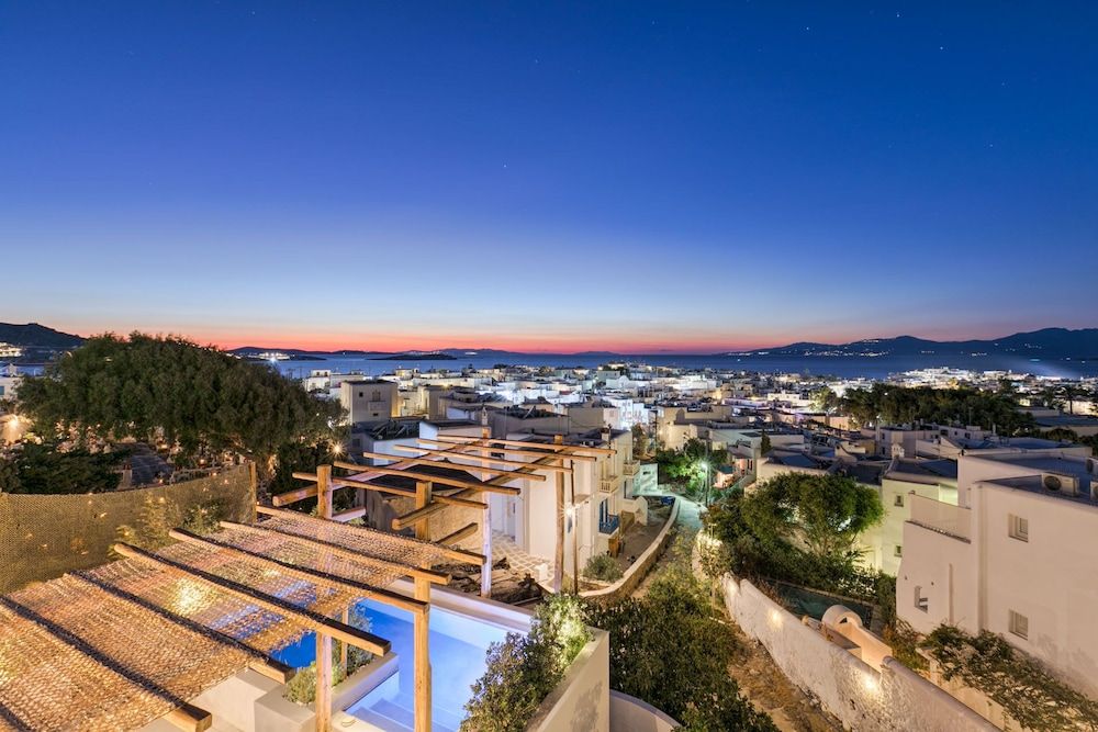 2 Bedroom Nextdoor Suite with Private Jacuzzi & Sea View (3 meters from main hotel-sleeps 5)