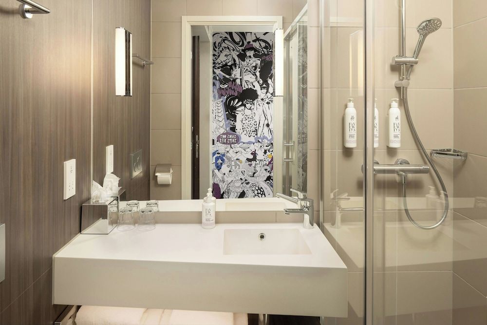 Moxy Glasgow Merchant City Room, 1 Queen Bed, Non Smoking 8