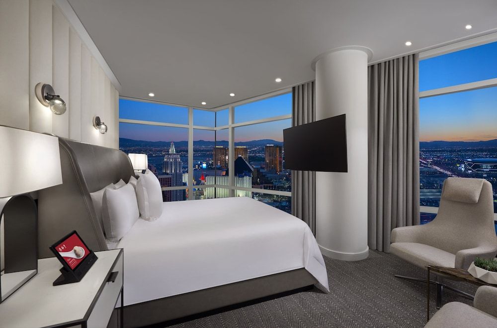 Sky Suites One Bedroom Penthouse - Strip View