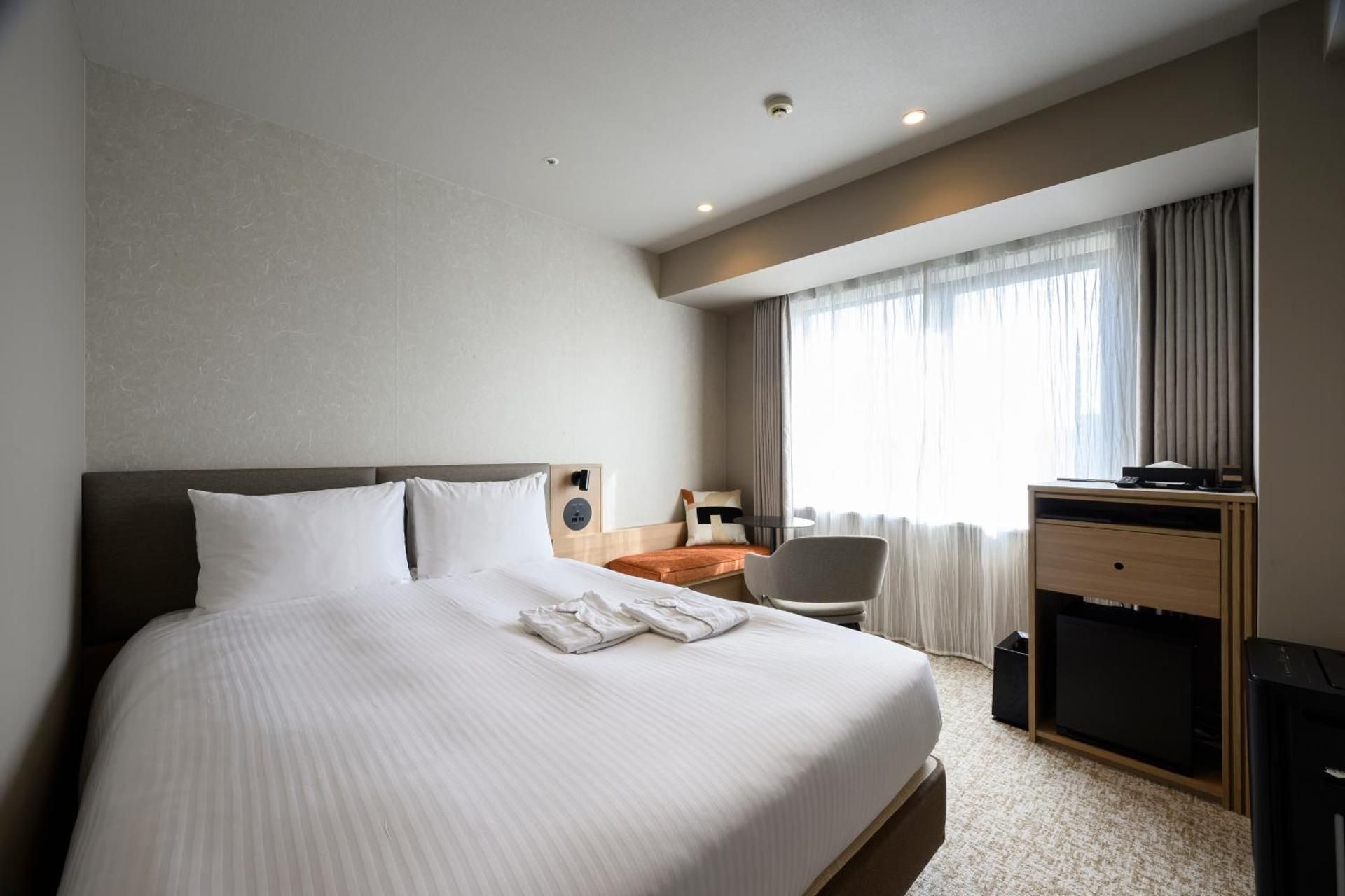 Non-Smoking Precious Corner Moderate Single Room Renovated