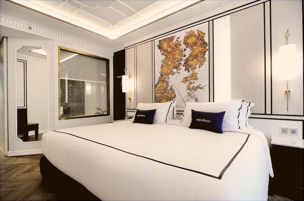 Mövenpick Myth Hotel Patong Phuket Deluxe Room, 1 King Bed, Pool View 2
