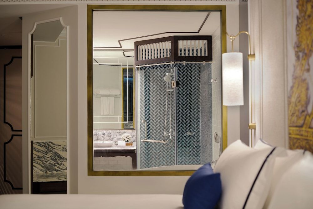 Mövenpick Myth Hotel Patong Phuket Deluxe Room, 1 King Bed, Pool View 11