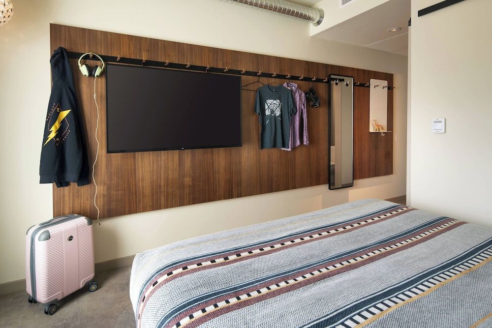 Room, 1 King Bed, Non Smoking
