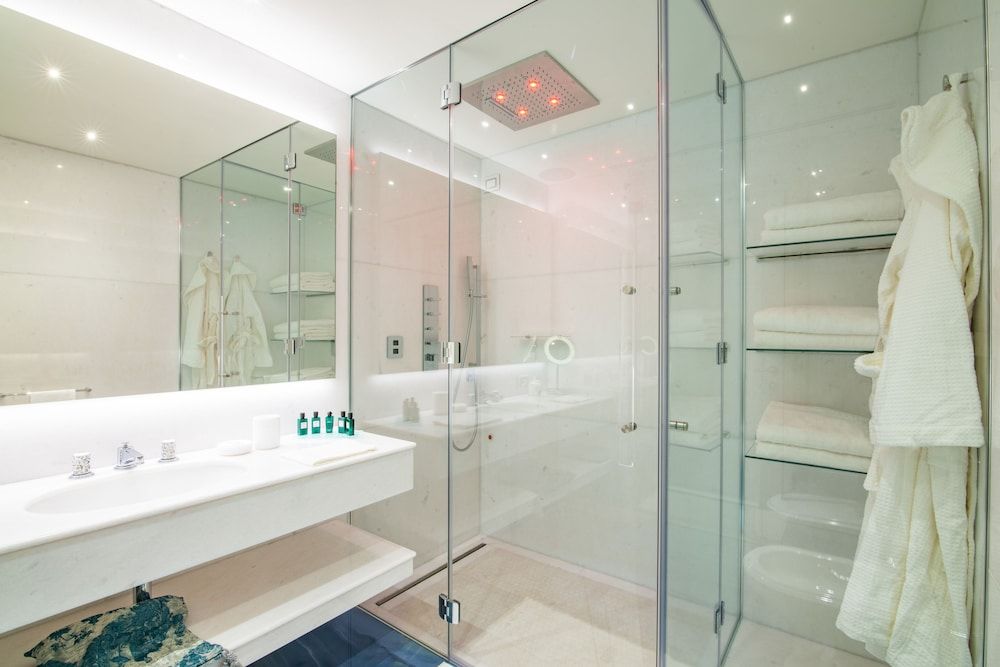 Grotta Palazzese Deluxe Room 4