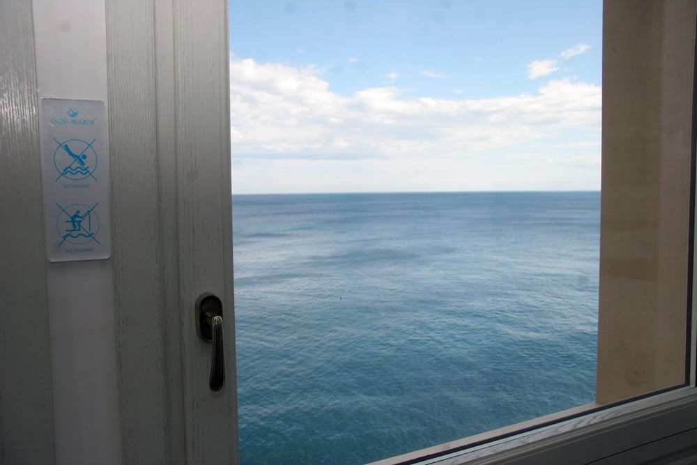 Grotta Palazzese Deluxe Room 5