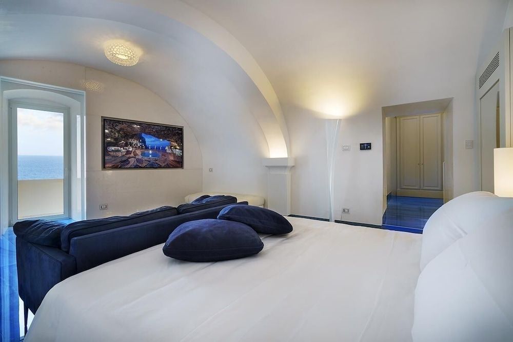 Grotta Palazzese Luxury Studio Suite