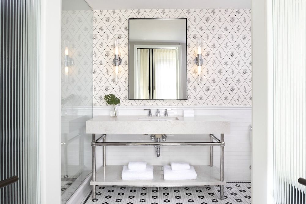 Kimpton Cottonwood by IHG Room, 1 King Bed 7