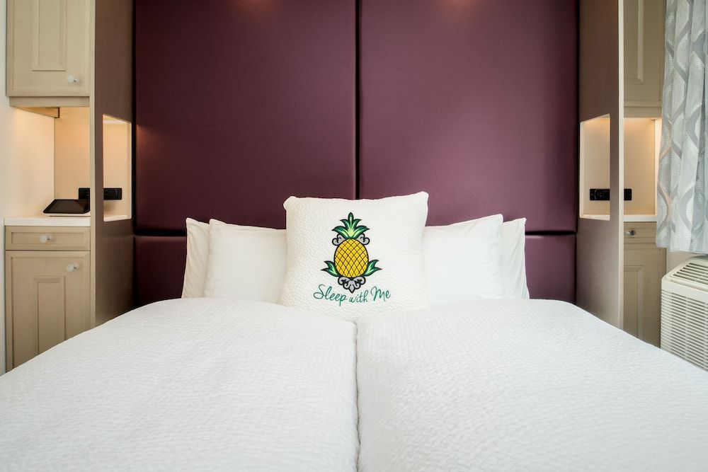 Room, 1 Queen Bed (Starlet)