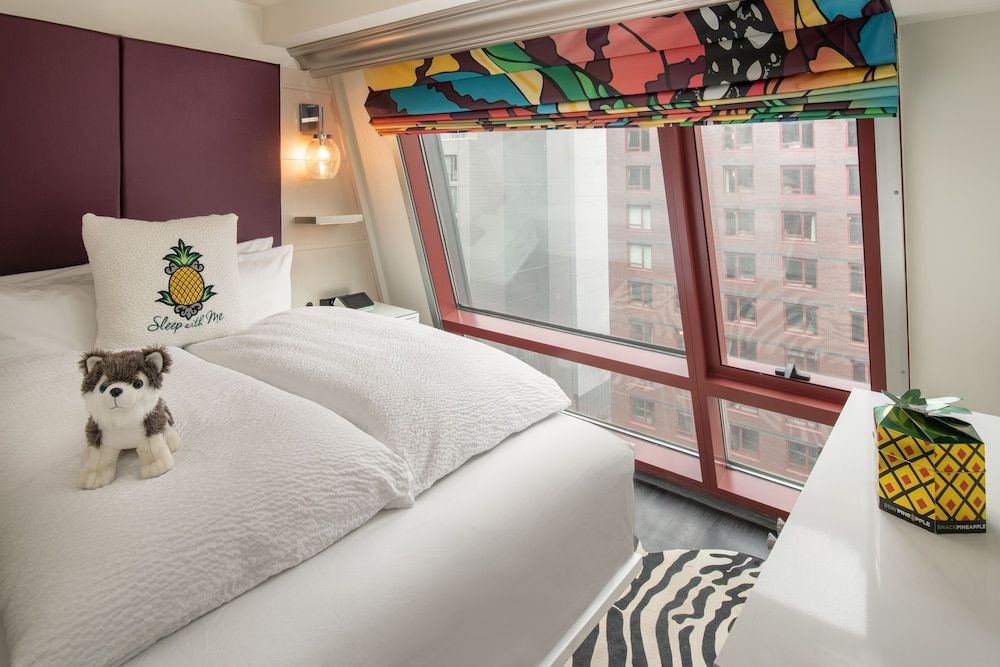Room, 1 Queen Bed (Persona)