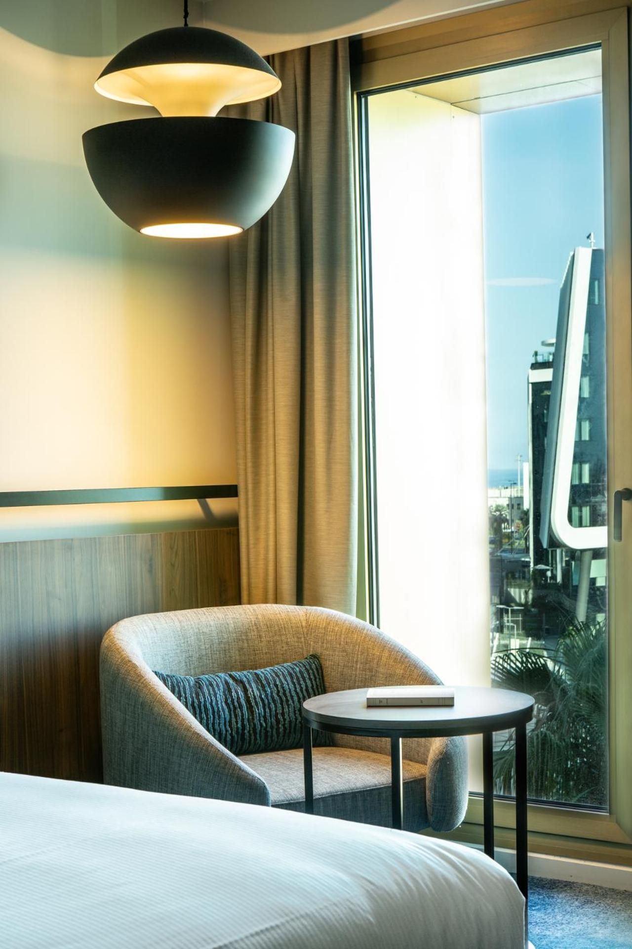 One King Bed Standard