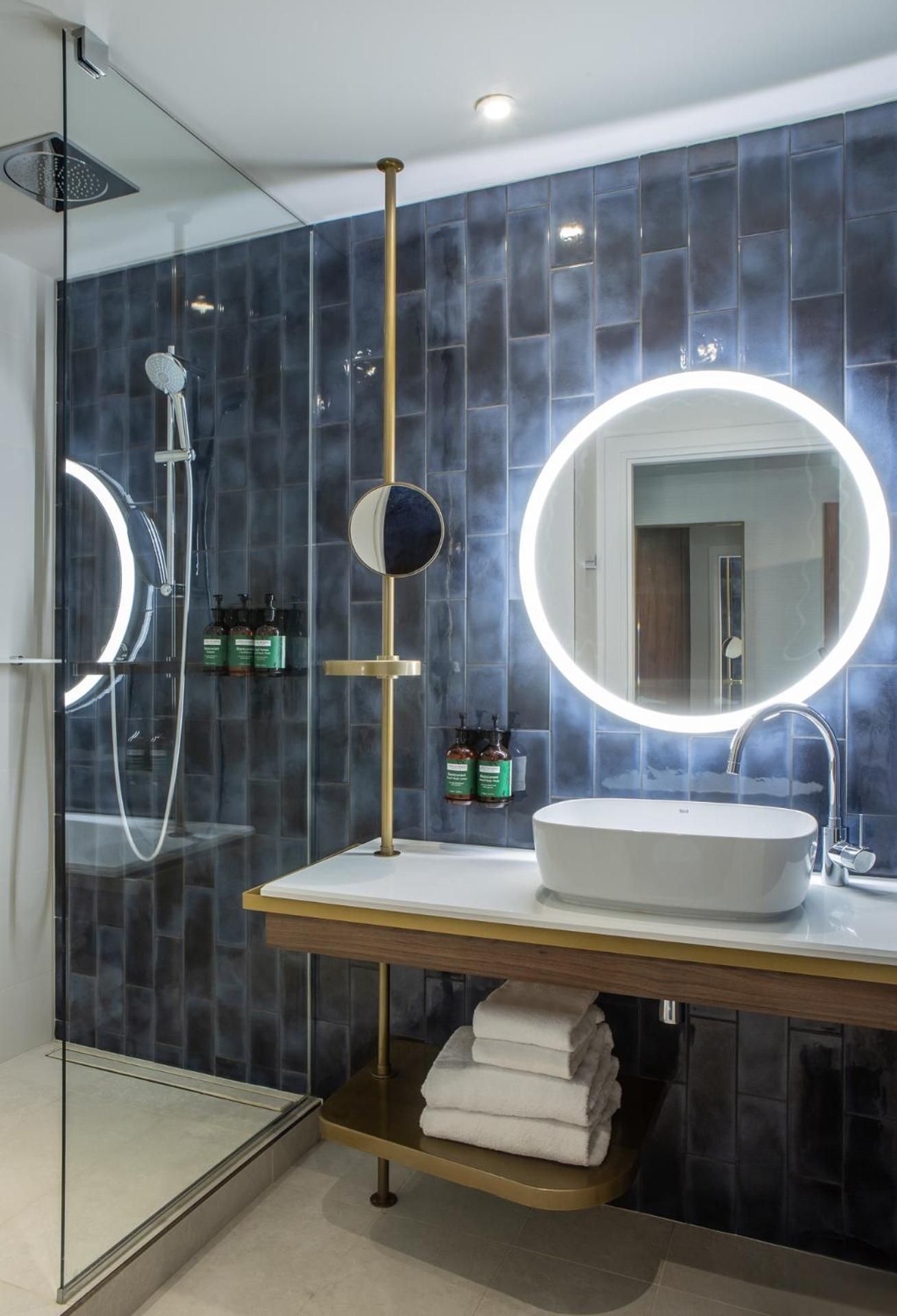 King Accessible Roll In Shower Standard