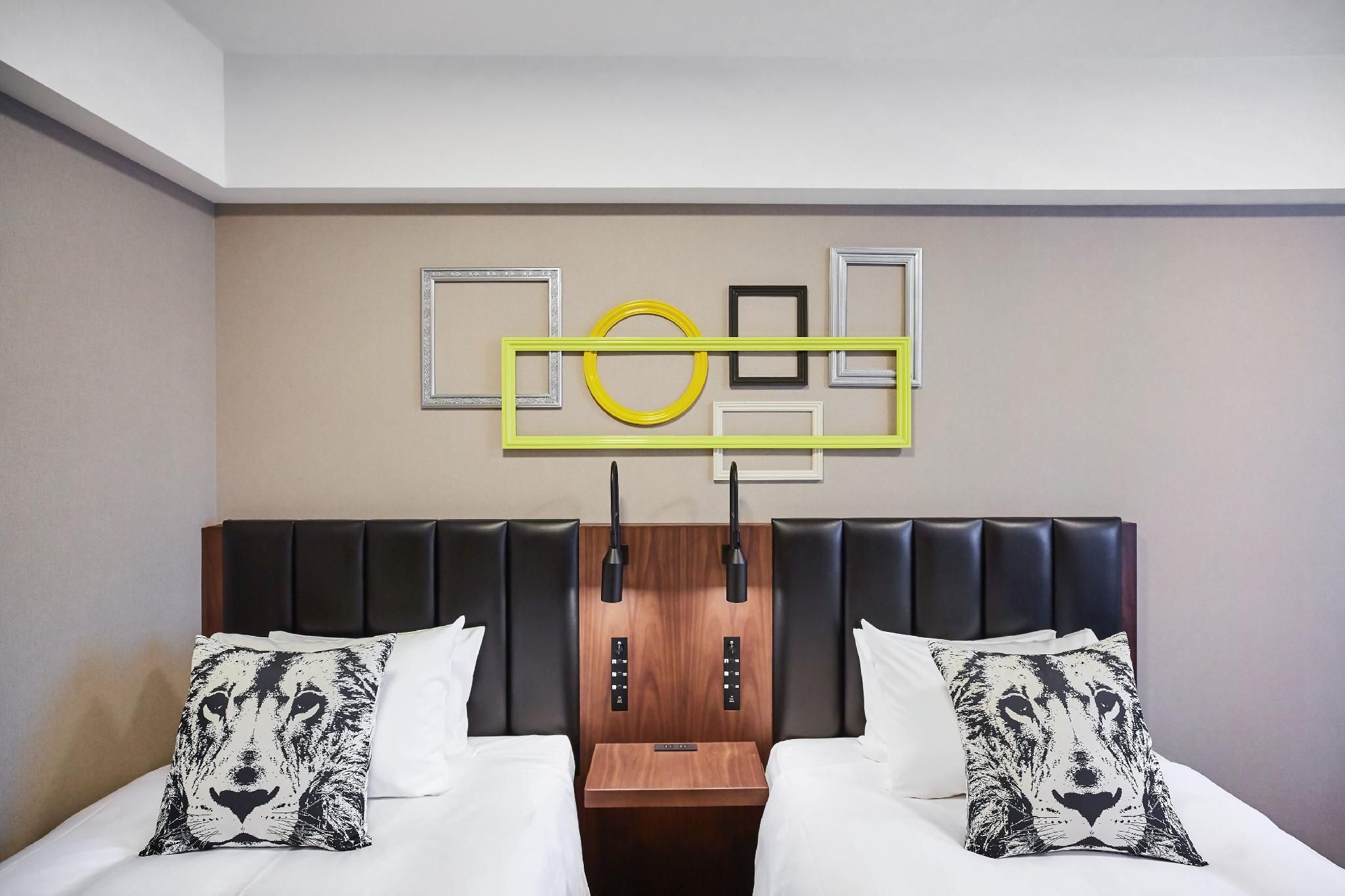 Deluxe Twin Room For 3 Adults - Non-Smoking