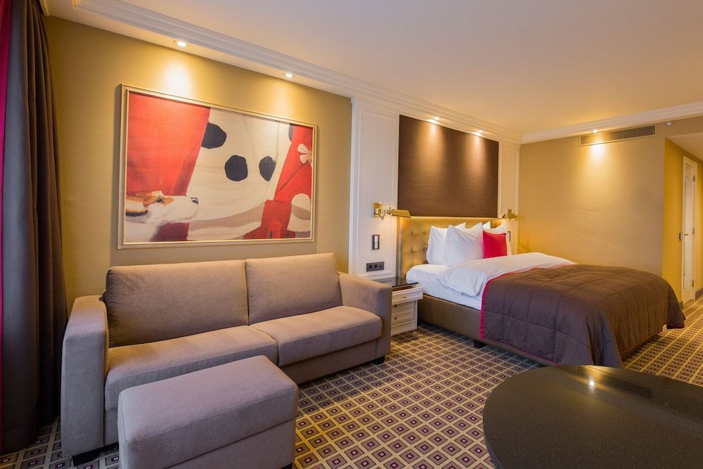 Charming Large Room, Sea View