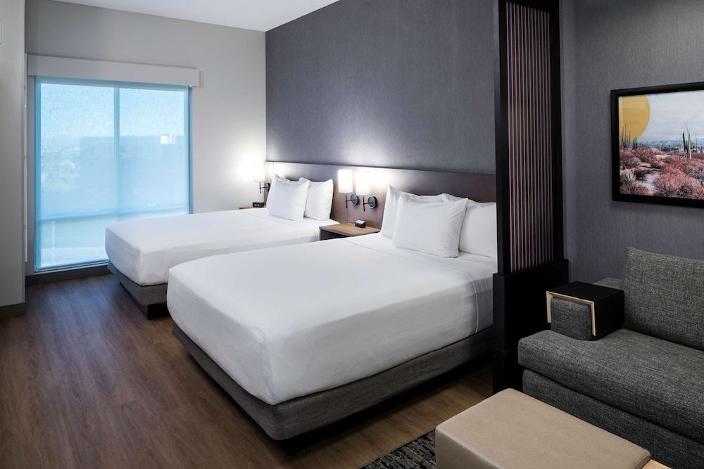 Room (2 Queen Beds with Sofabed, High Floor)