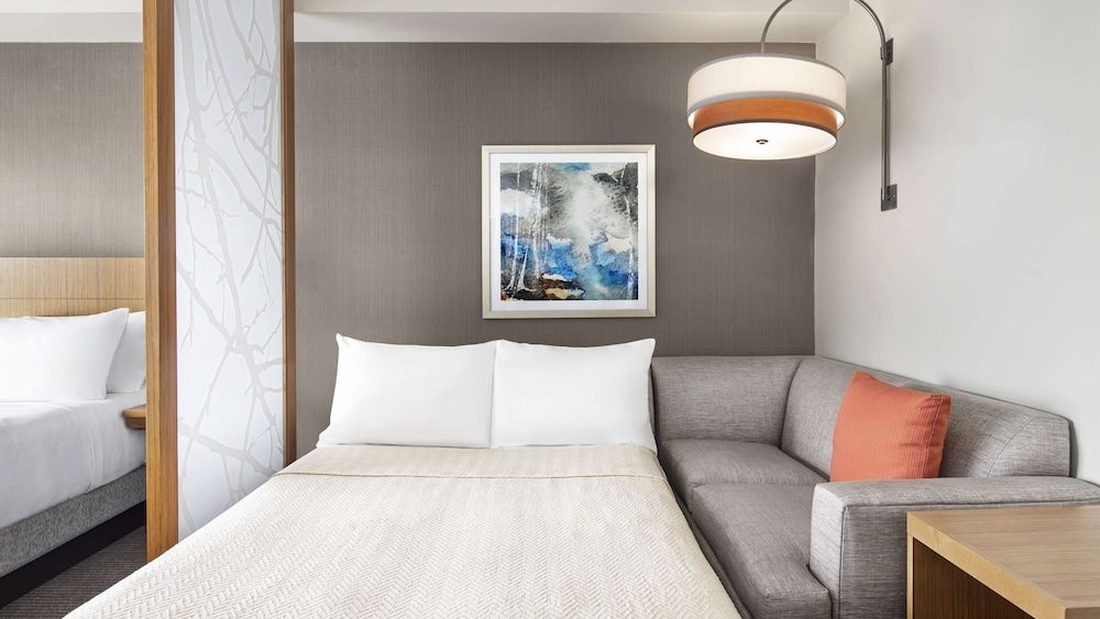 Room (2 Queenbed & 1 Sofabed)
