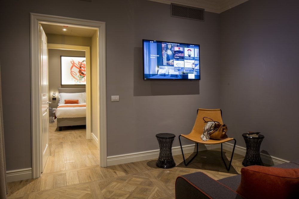 The FRAME Hotel Suite 5