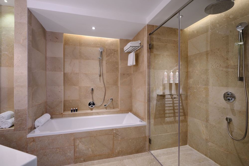 Tunis Marriott Hotel Deluxe Room, 2 Twin Beds, Non Smoking 6