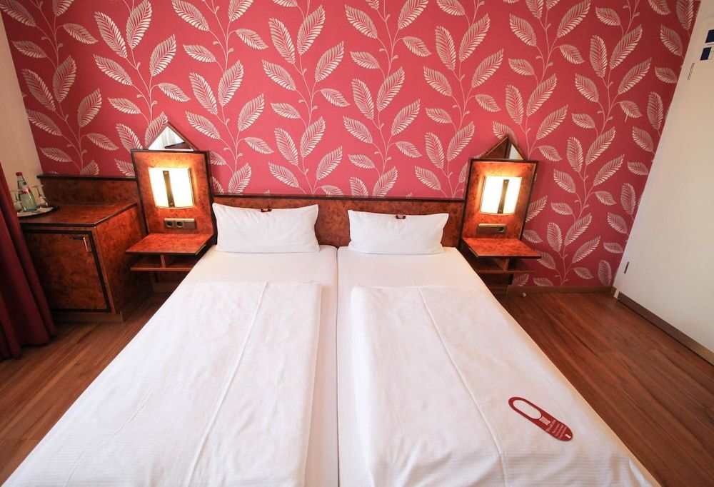 undefined Hotel Miramar am Römer 9