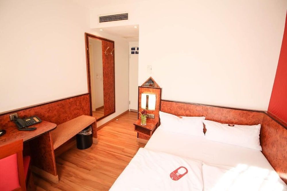 undefined Hotel Miramar am Römer 3