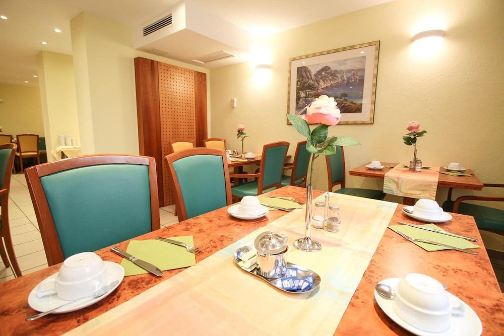 undefined Hotel Miramar am Römer 4