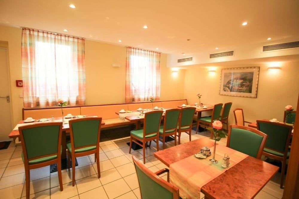 undefined Hotel Miramar am Römer 8